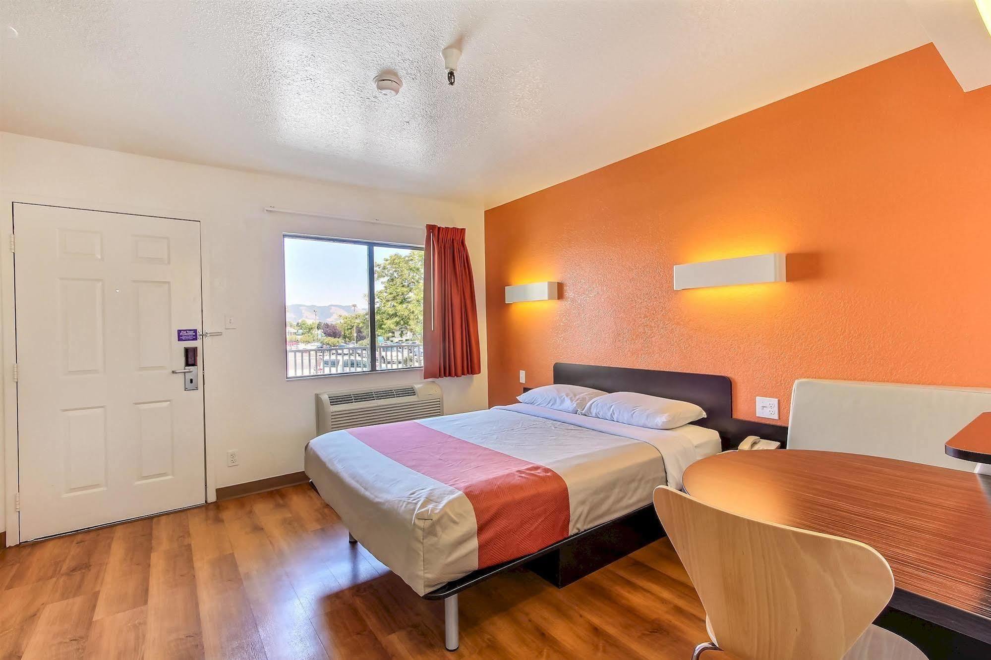 Motel 6-Watsonville, Ca - Monterey Area Εξωτερικό φωτογραφία
